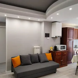 incantevole-appartamento-sul-mare-borgo-marina.hotelitalianriviera.com/