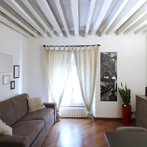 Appartamento Milanrentals - Moscova, Milano